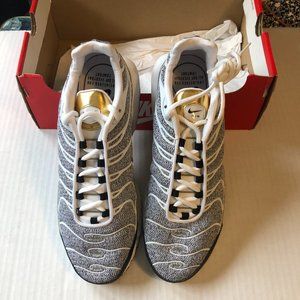 Nike Women's Air Max Plus SE Shoes